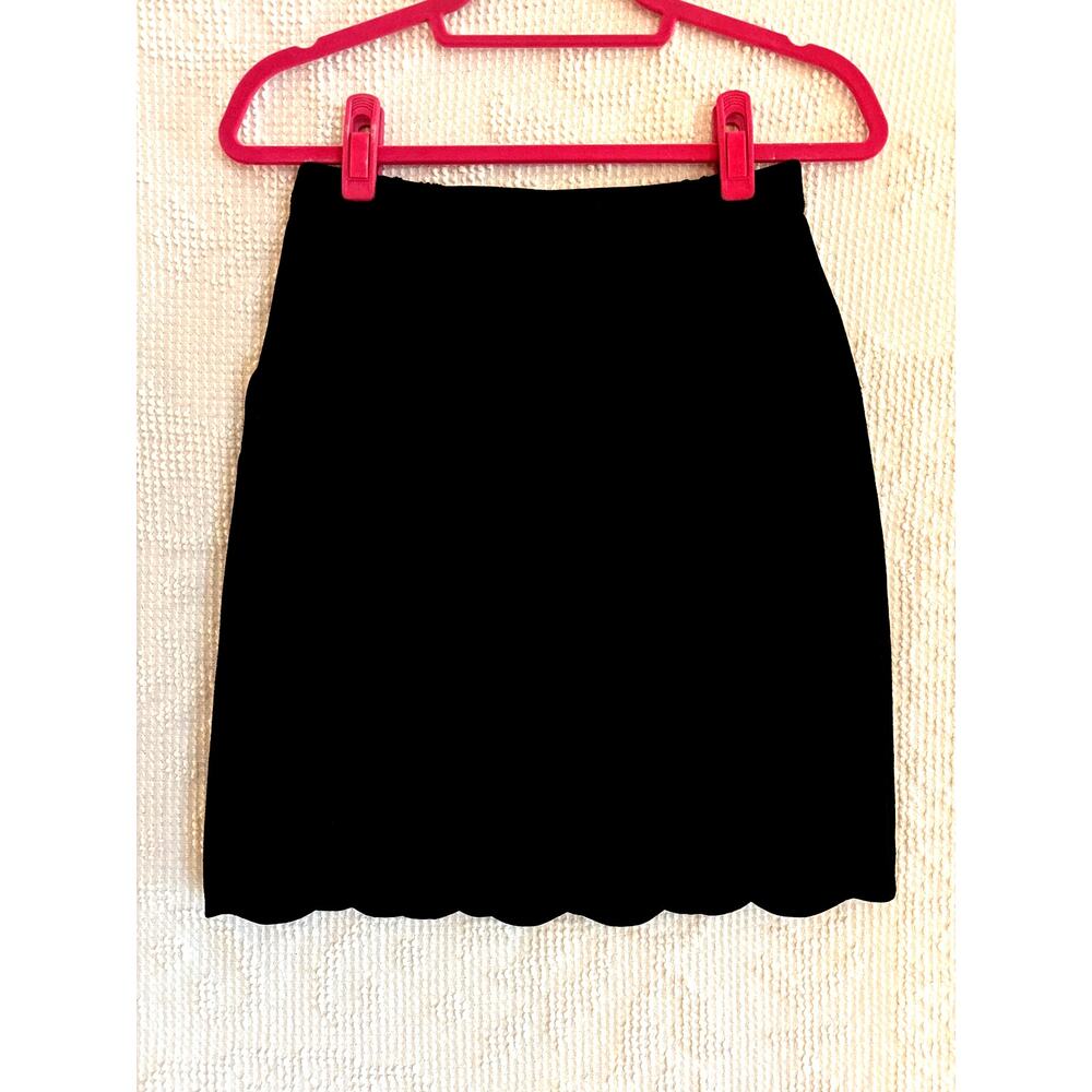 STRETCH MINI SKIRT Size Small Scalloped Hem Pockets Skies Are Blue